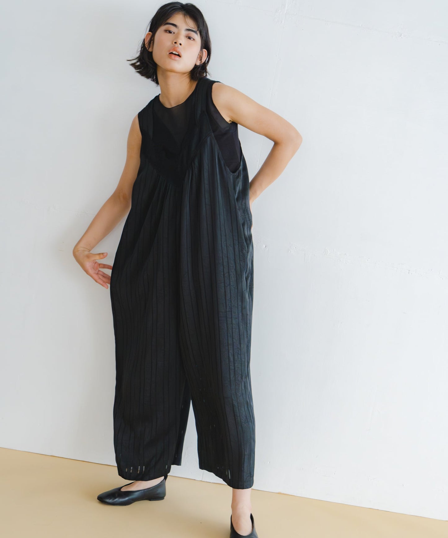 lace stain overall / WHT26HPT4069