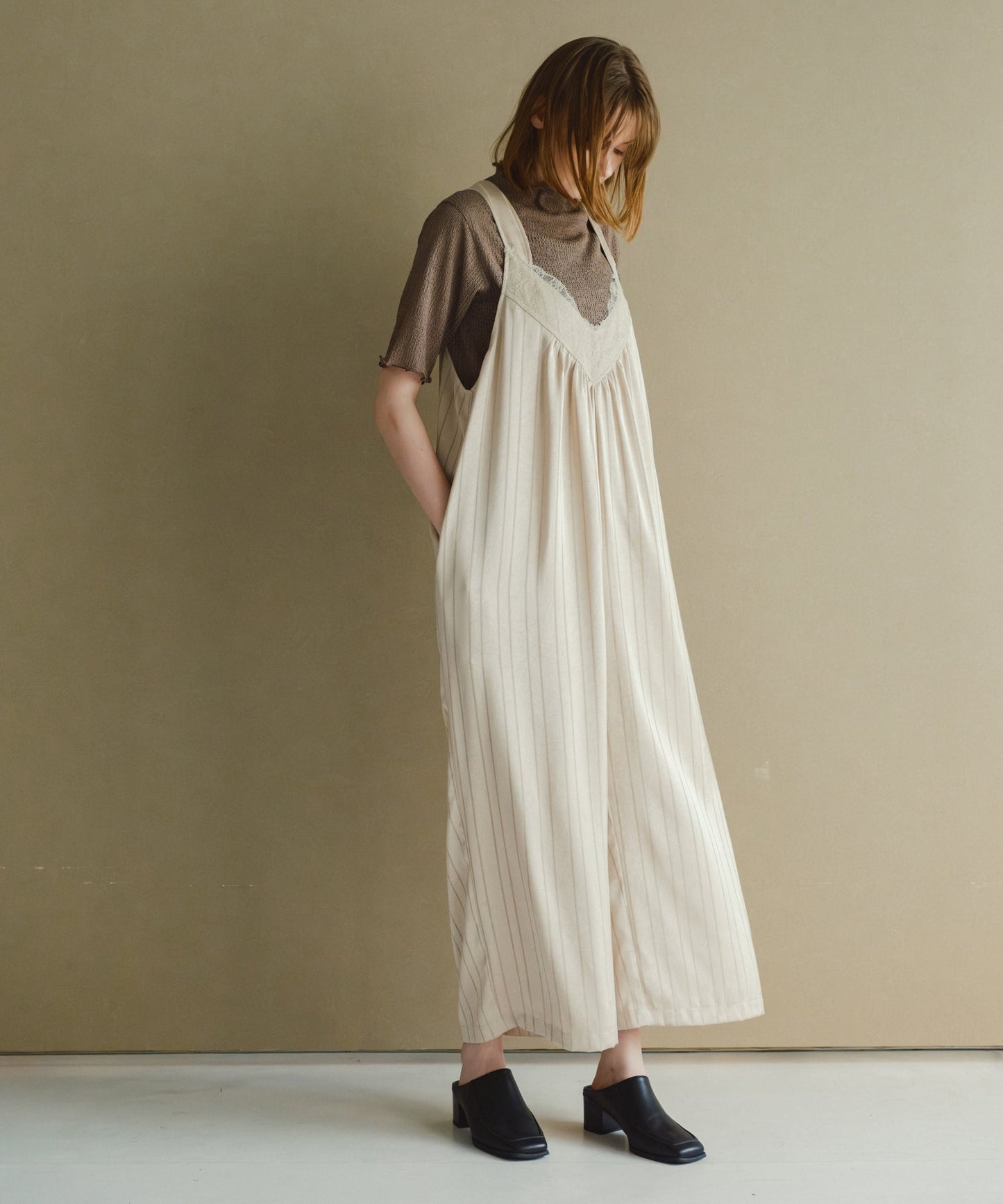 lace stain overall / WHT26HPT4069