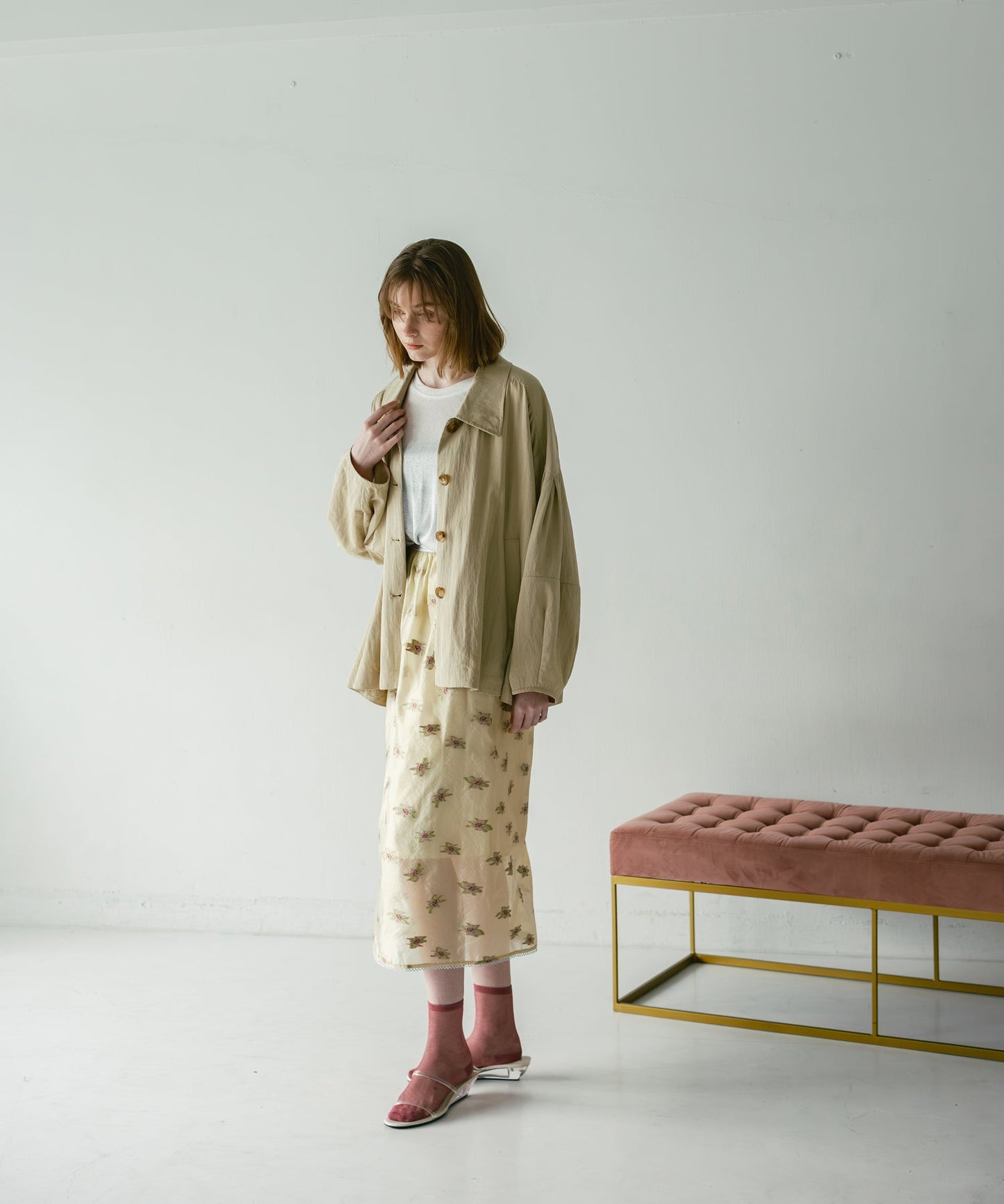 sheer flower skirt / WHT26HSK4031