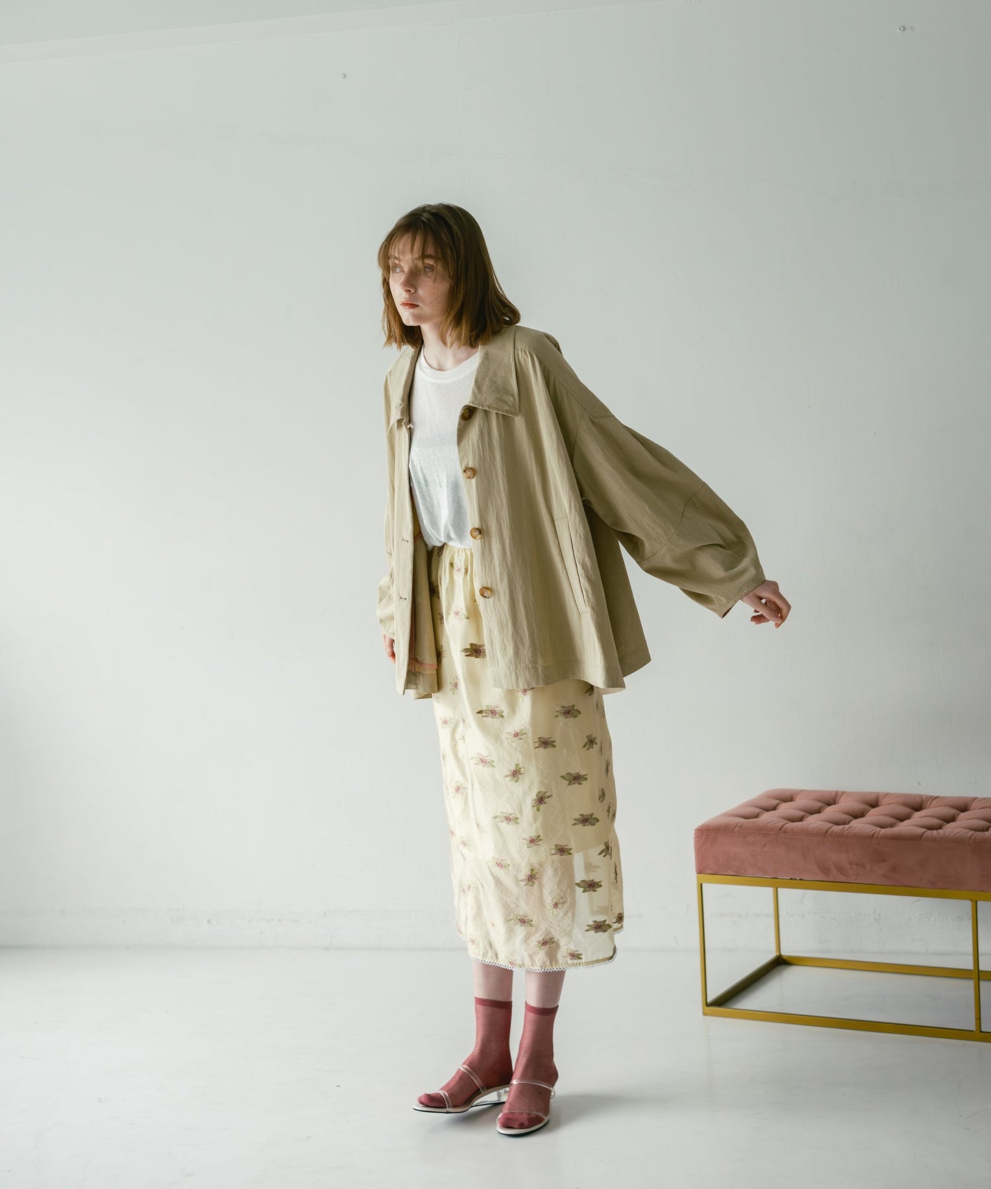 sheer flower skirt / WHT26HSK4031