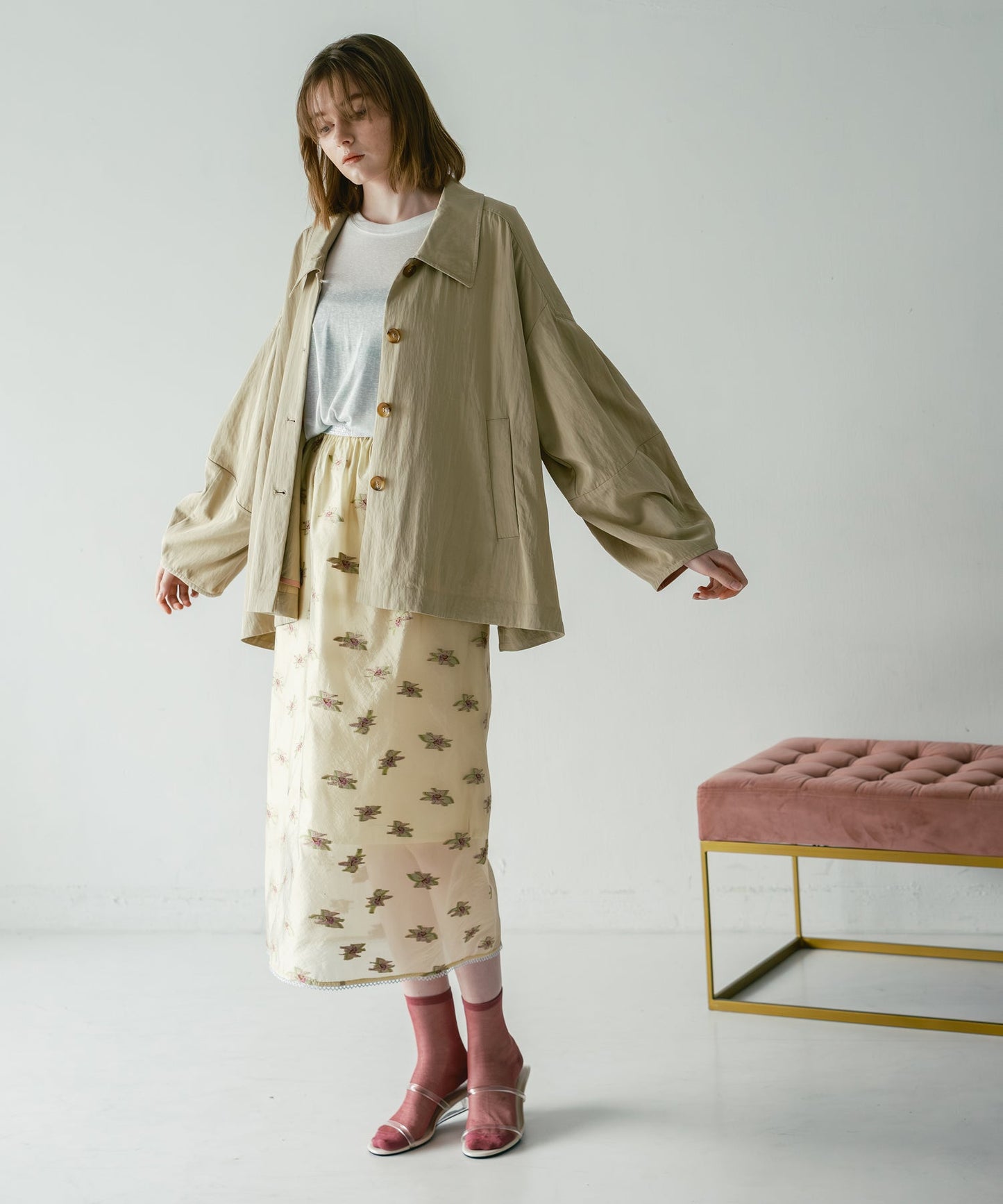 sheer flower skirt / WHT26HSK4031