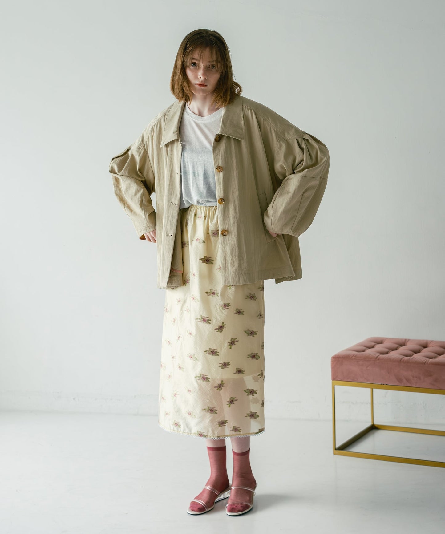 sheer flower skirt / WHT26HSK4031