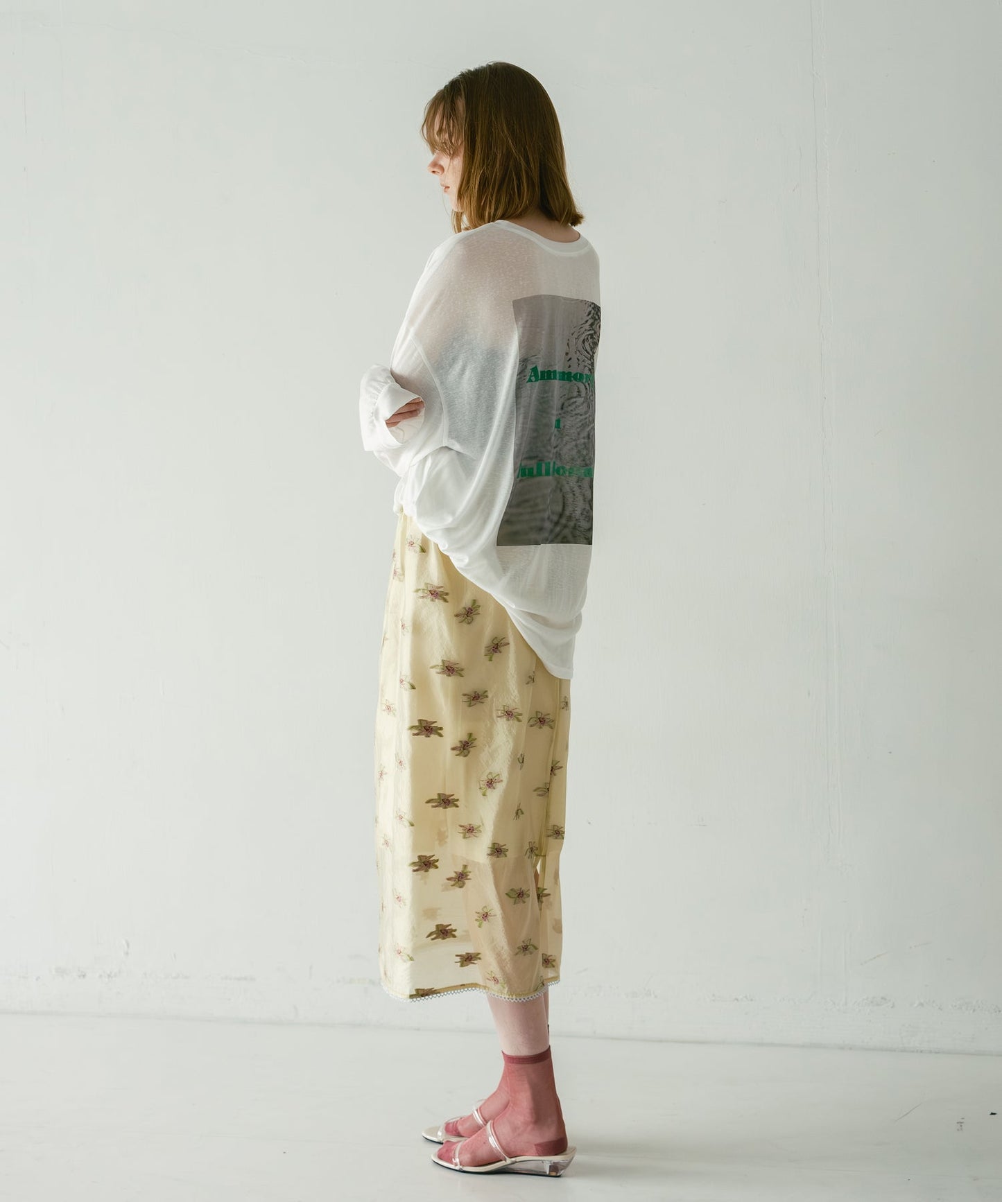 sheer flower skirt / WHT26HSK4031