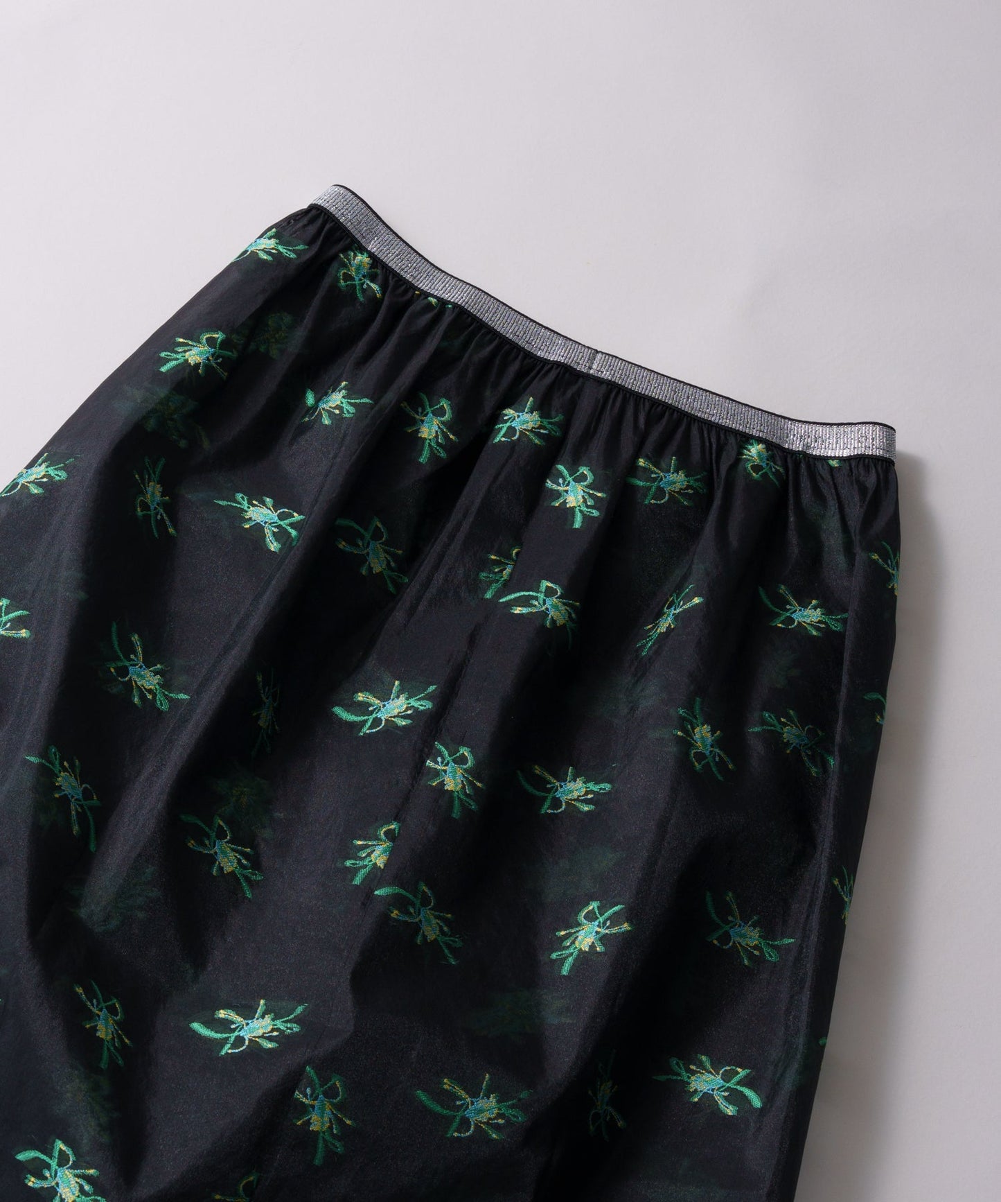 sheer flower skirt / WHT26HSK4031