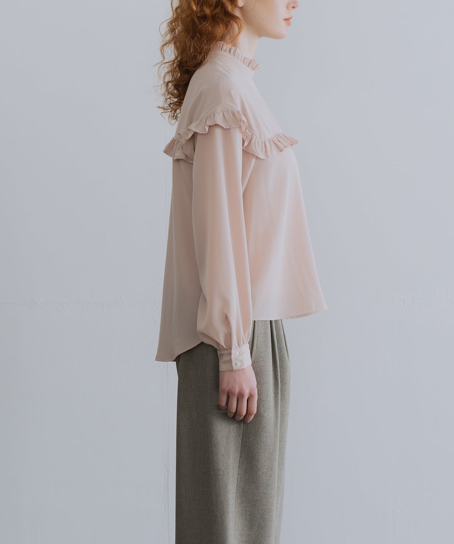 frill collar blouse