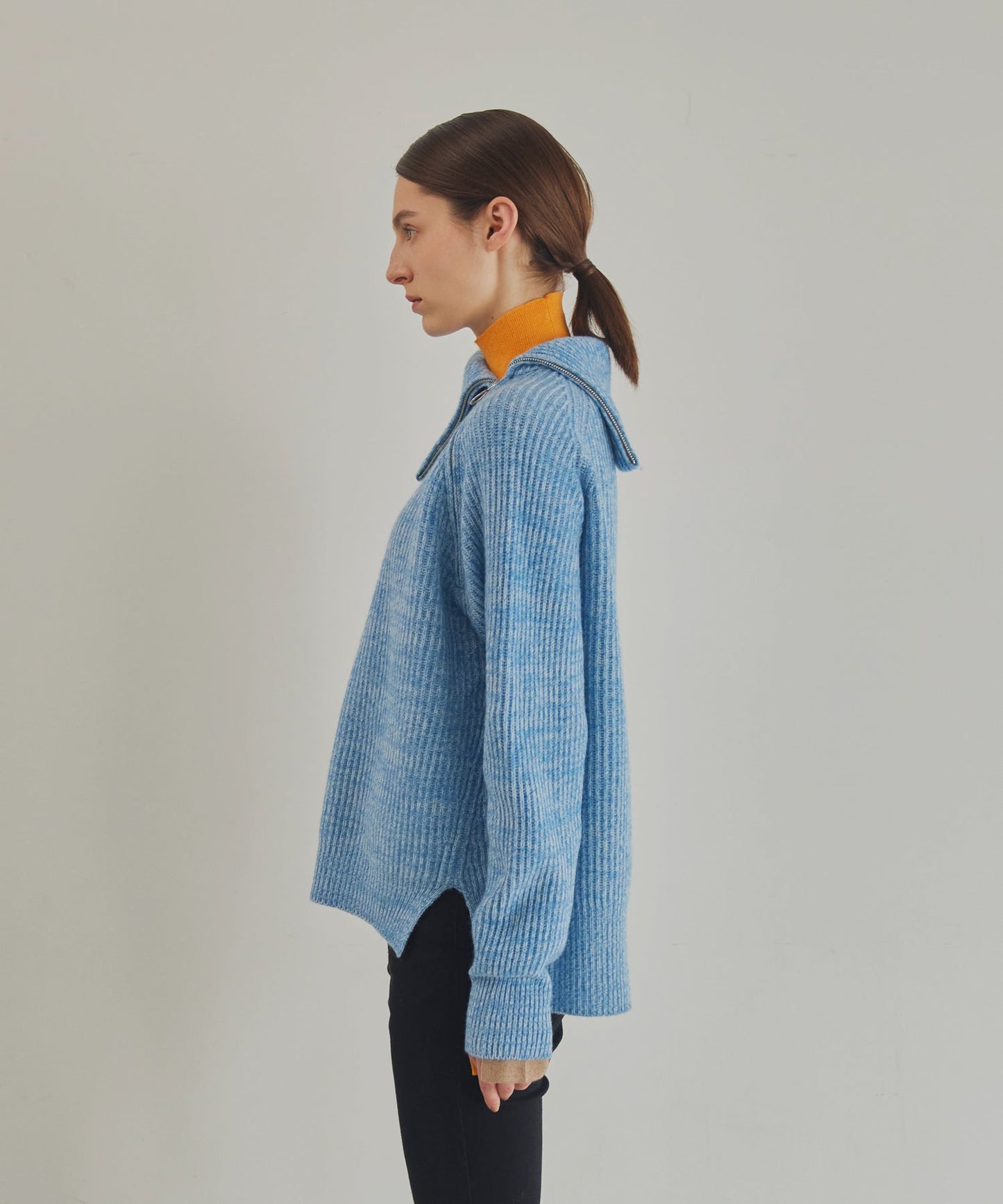 asymmetry high neck knit