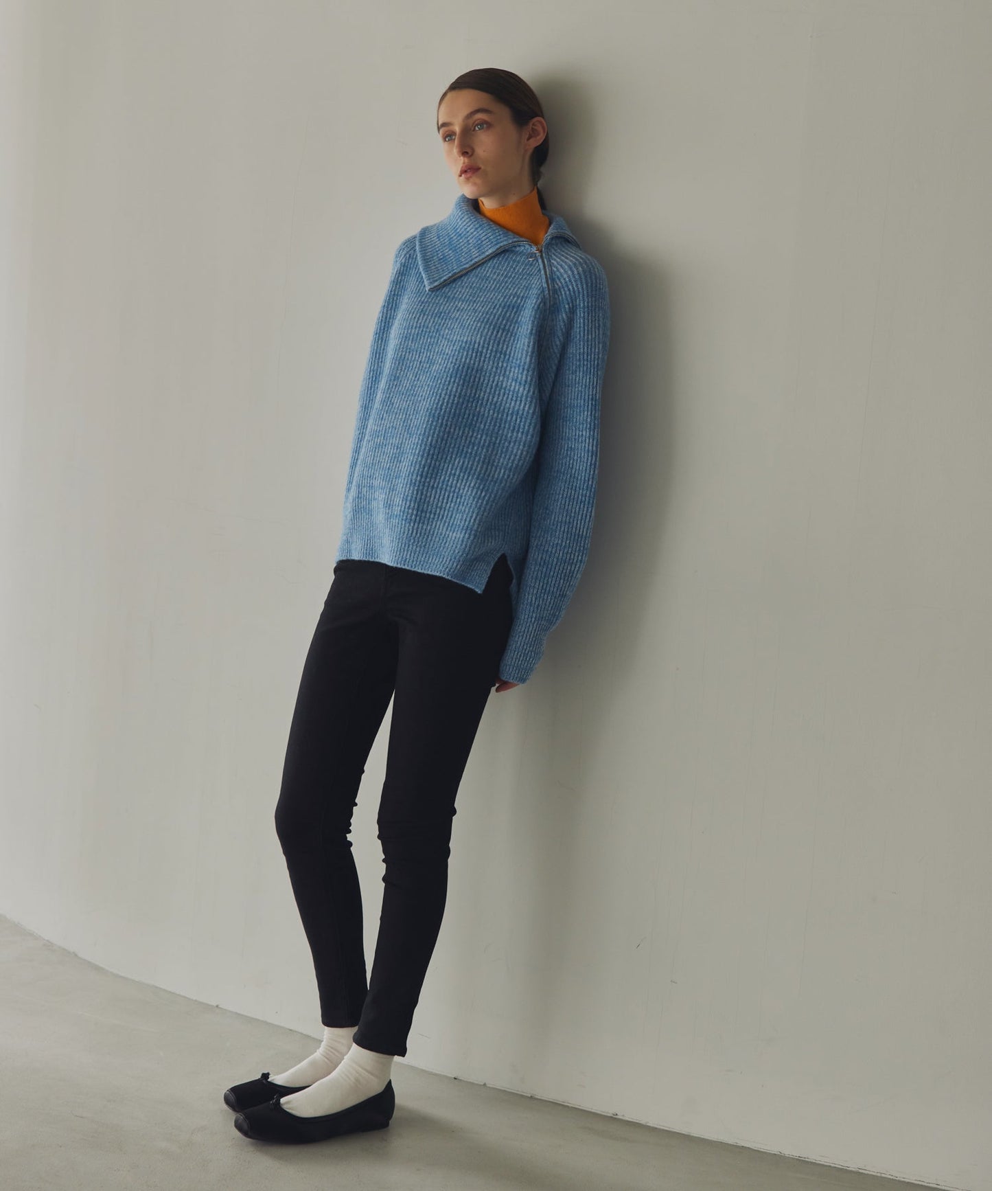 asymmetry high neck knit