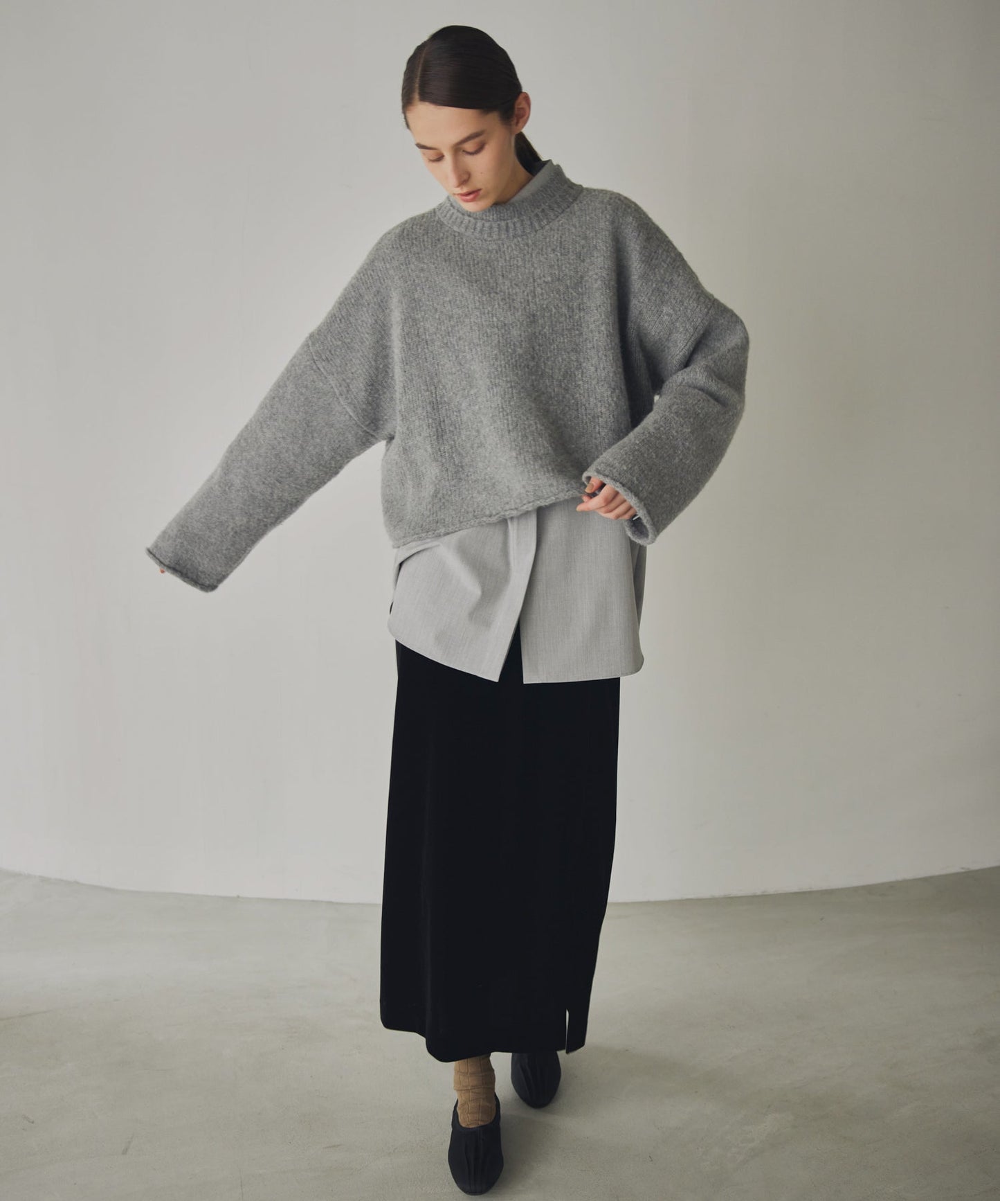 w neck square knit