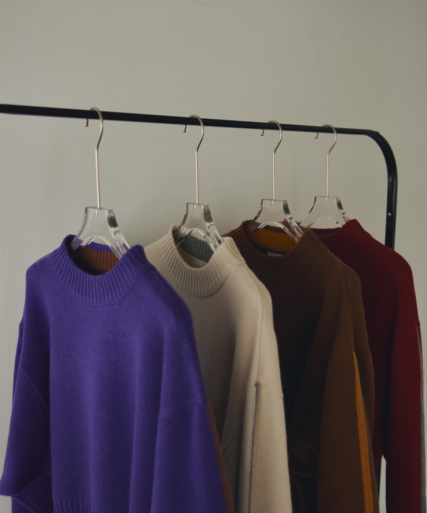 sleeve line knit