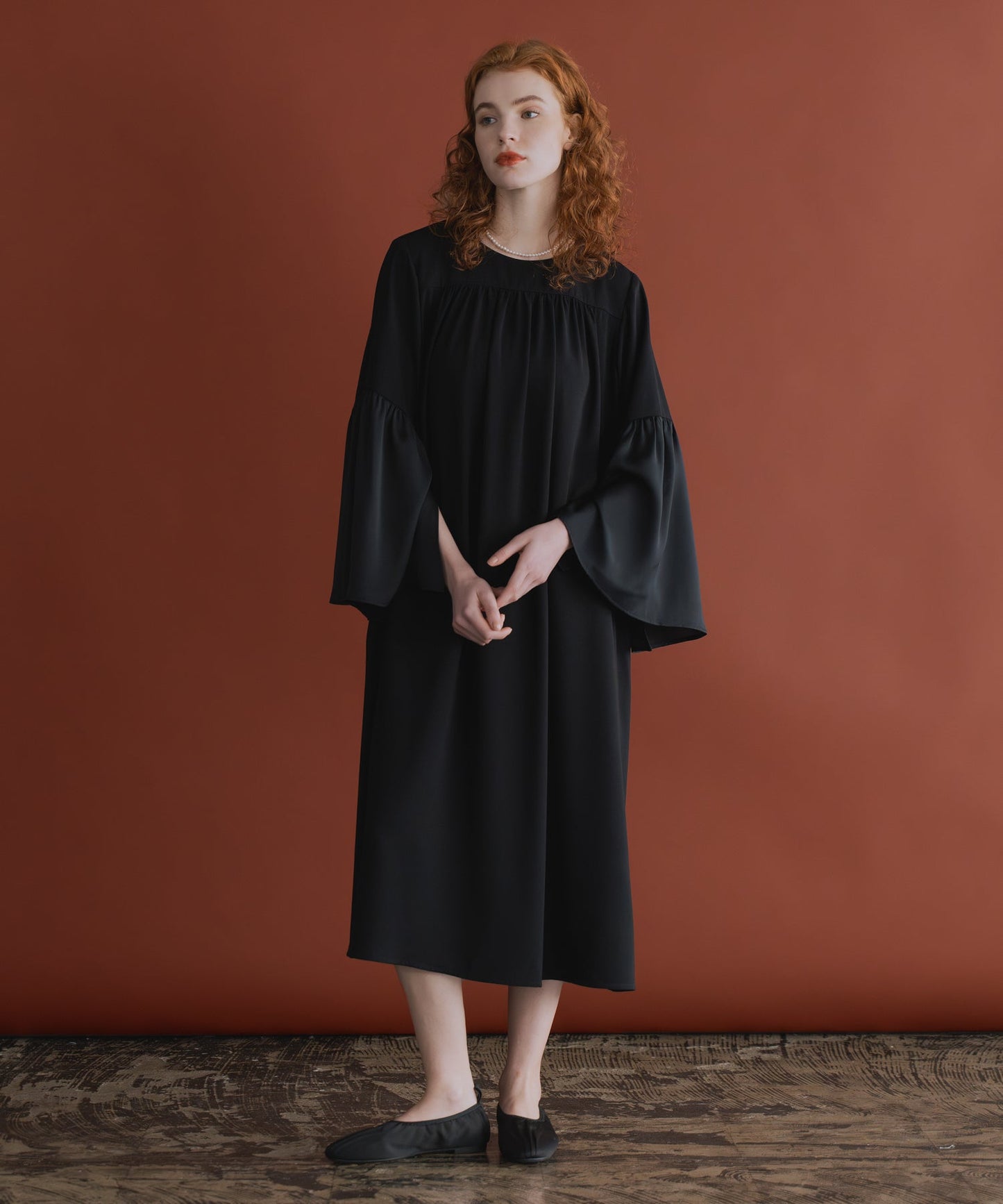 slit sleeve gather dress