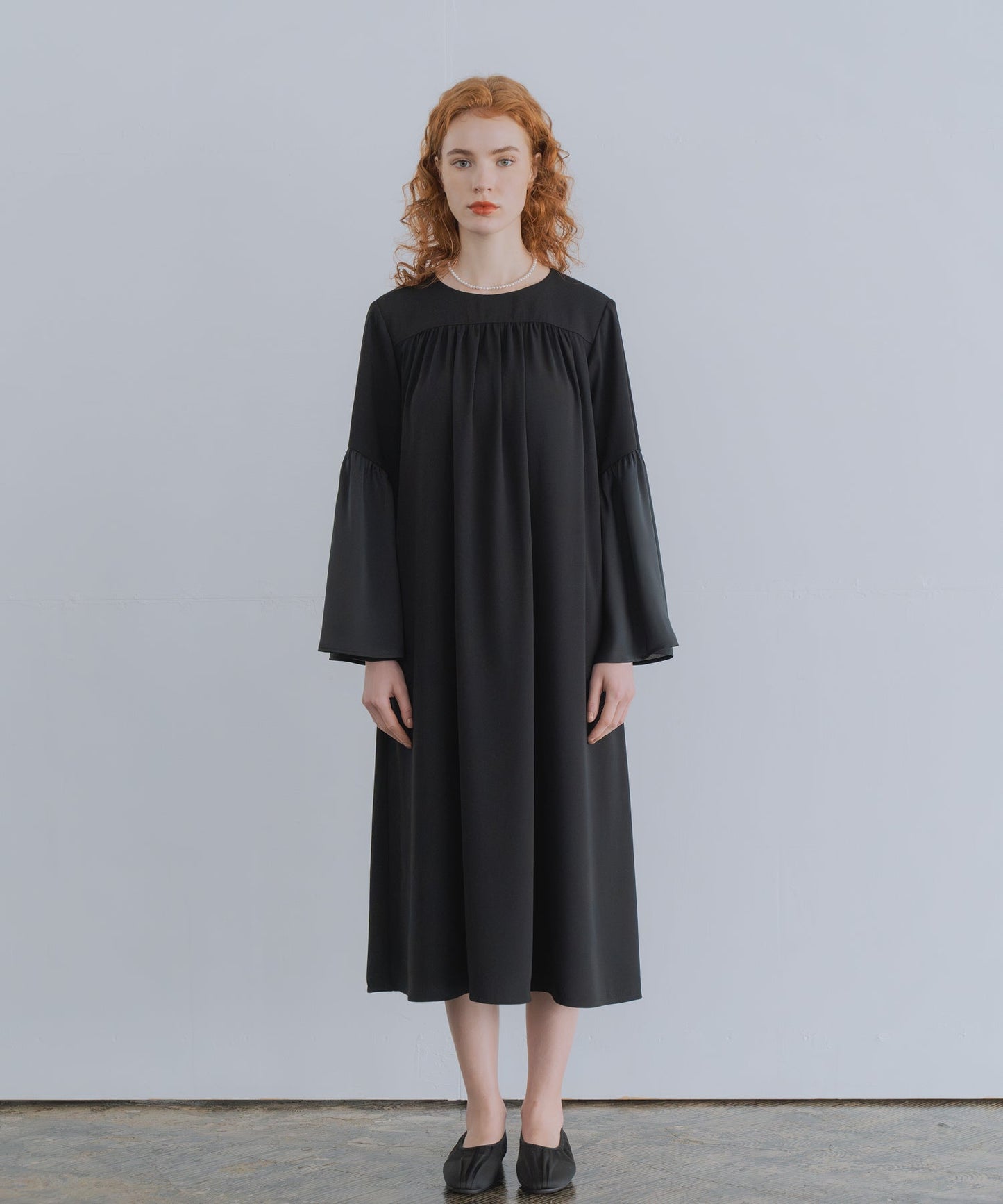 slit sleeve gather dress